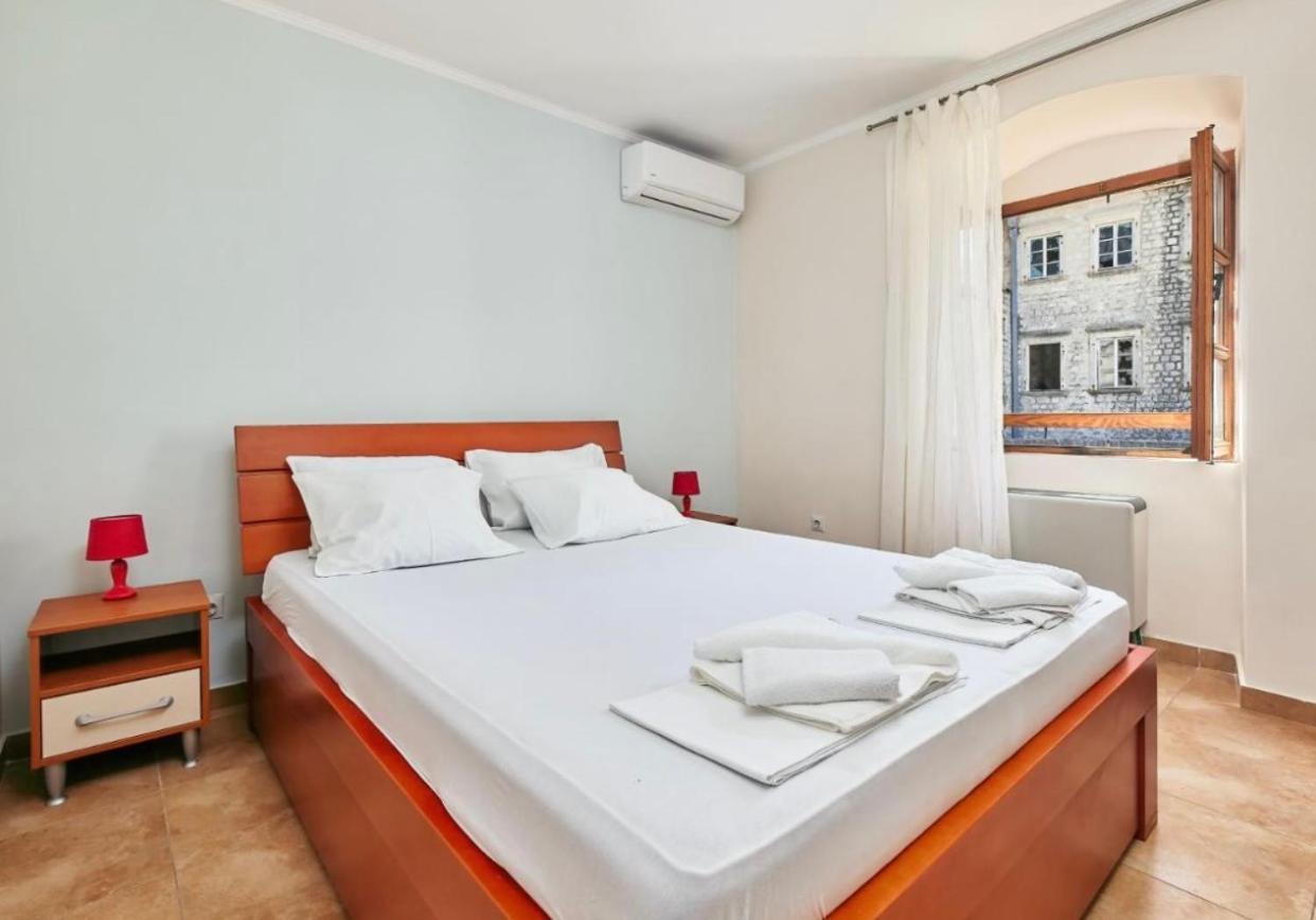 Apartments Barba Kotor Exterior photo