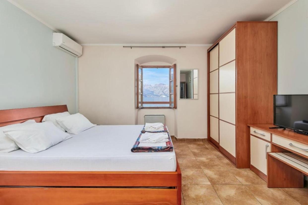 Apartments Barba Kotor Exterior photo