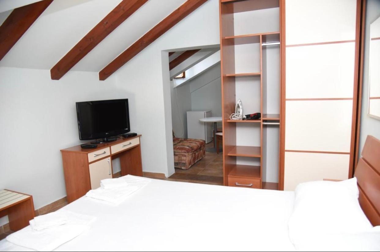 Apartments Barba Kotor Exterior photo